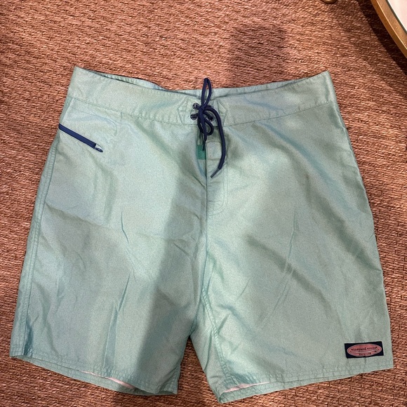 Vineyard Vines men’s board shorts size 35 - Picture 1 of 6